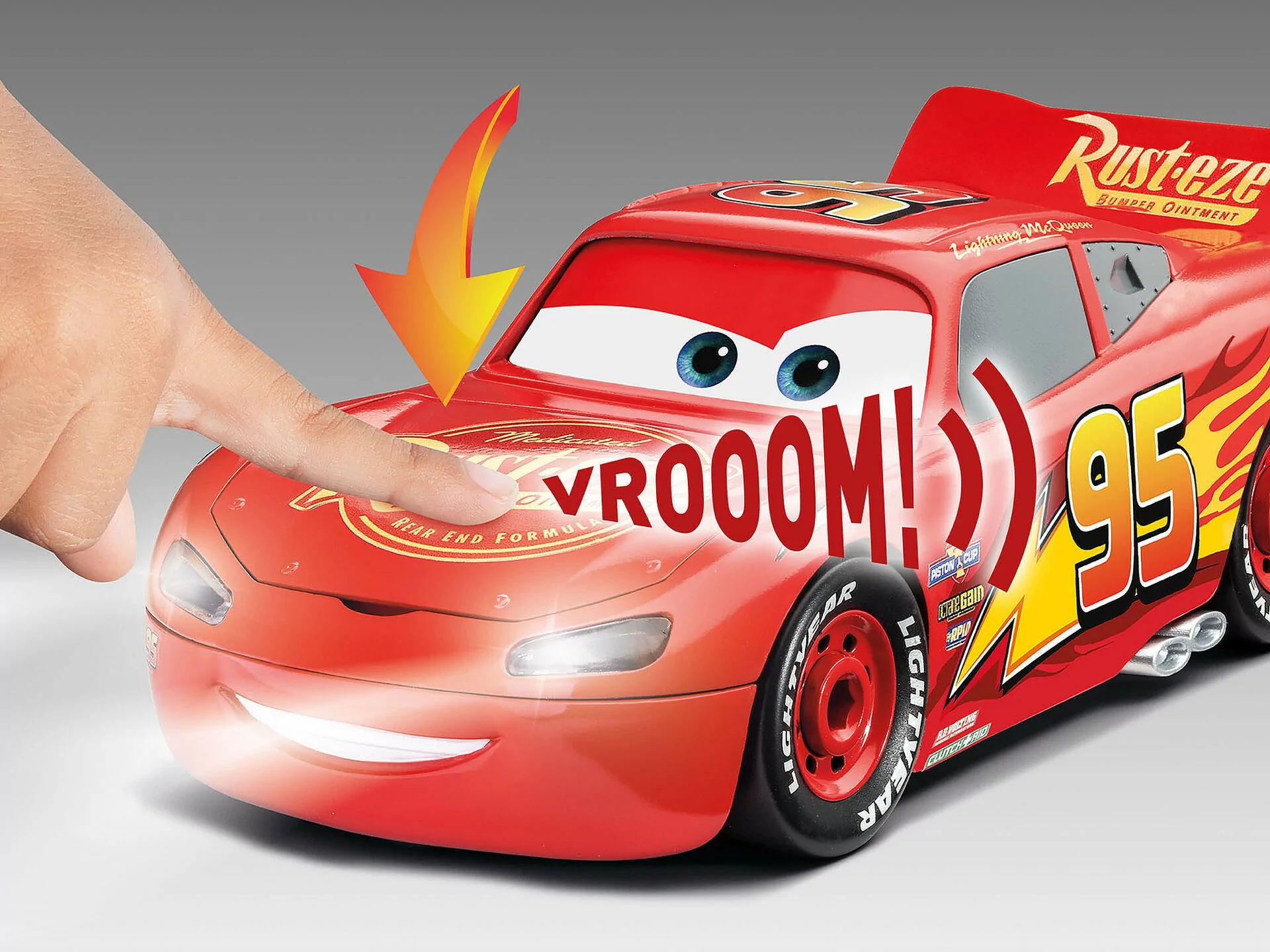 Revell 1/24 Disney Cars Lightning McQueen RMX851988_4