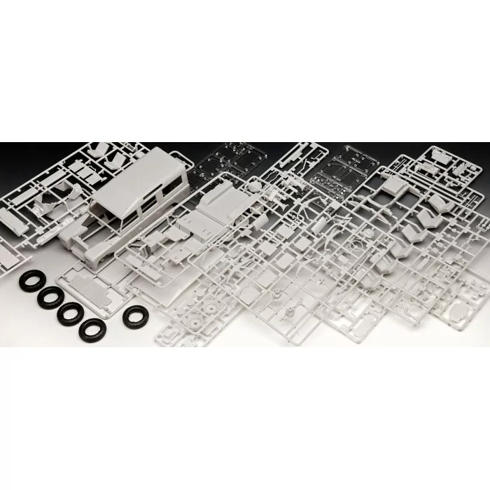 Revell 1/24 Land Rover Series III Car Model Kit