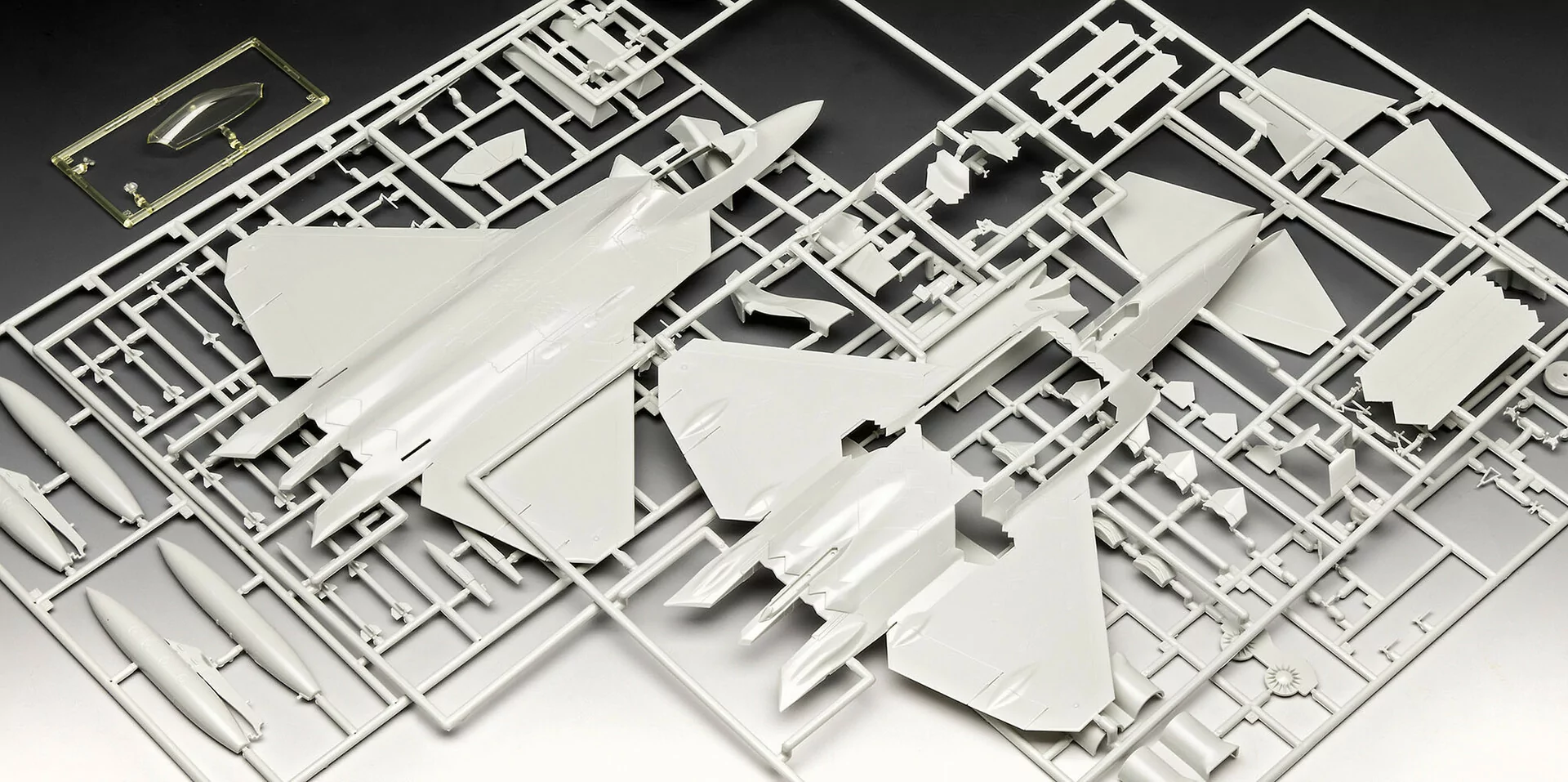 Model Airplane Kits – Build Plastic Scale Aircraft