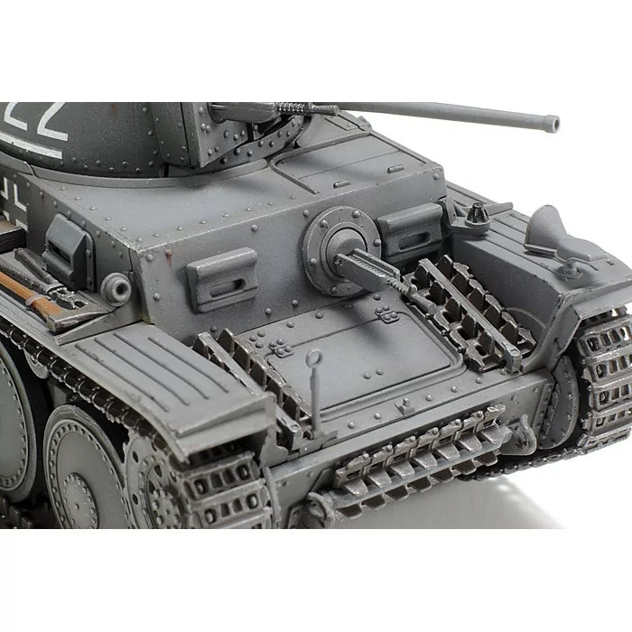 Tamiya 1/35 German Panzer 38(T) Ausf.E/F Tank Model Kit