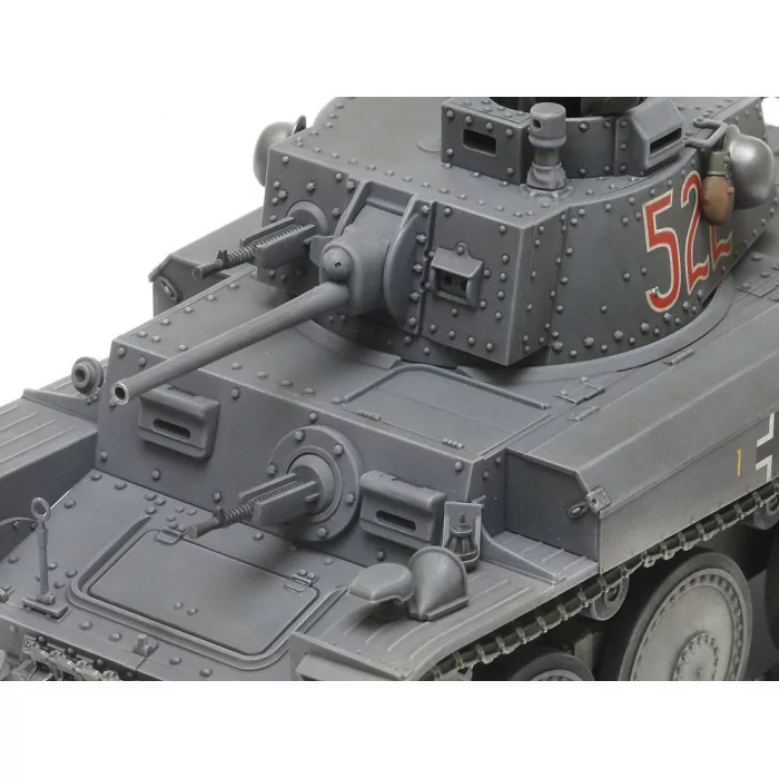 Tamiya 1/35 German Lt Tank Panzerkampfwagen 38t Ausf E/F Model Kit