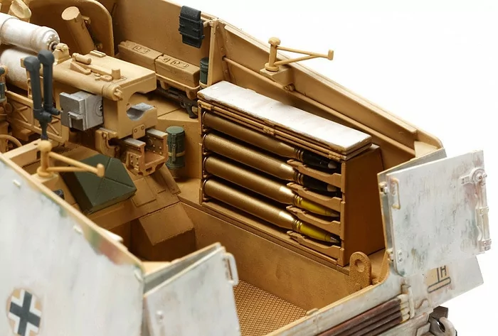 Tamiya 1/35 Nashorn Heavy Tank Destroyer TAM35335_7