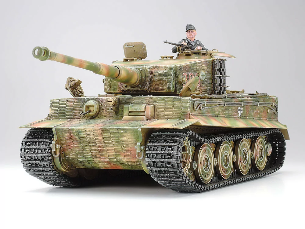 Tamiya 1/35 French Light Tank R35 Model Kit