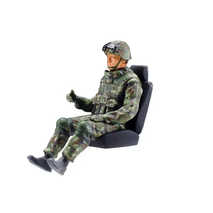 Tamiya 1/35 Jgsdf Light Armored Vehicle Model Kit