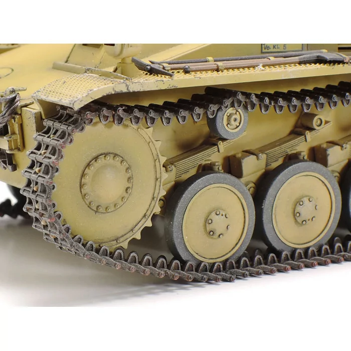 Tamiya 1/35 German Self Propelled Howitzer Tank Model Kit