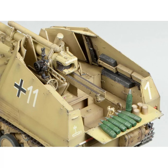 Tamiya 1/35 German Self Propelled Howitzer Tank Model Kit