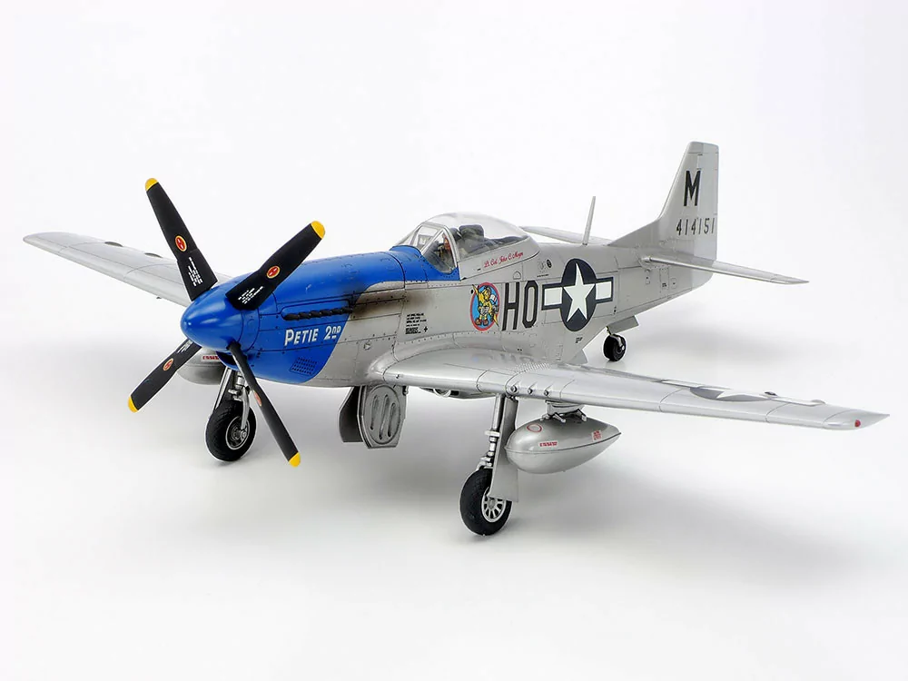 Tamiya 1/48 North American P-51D Mustang TAM61040_1