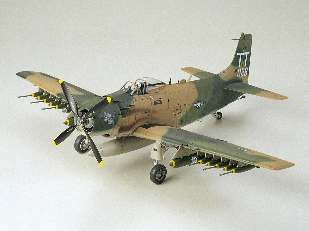 Tamiya 1/48 Douglas A1J Skyraider USA Plastic Model TAM61073_1