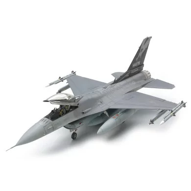 Tamiya 1/48 Lockheed F-16C Falcon ANG TAM61101_1