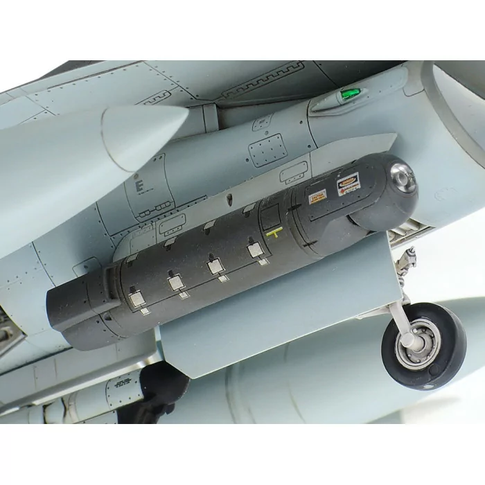 Tamiya 1/48 Lockheed F-16C Falcon Ang Airplane Model Kit