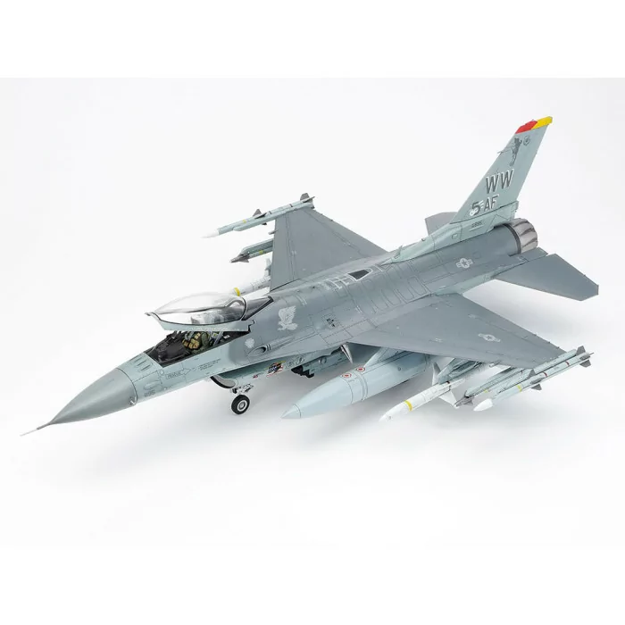 Tamiya 1/48 Lockheed F-16cj (Block 50) Airplane Model Kit