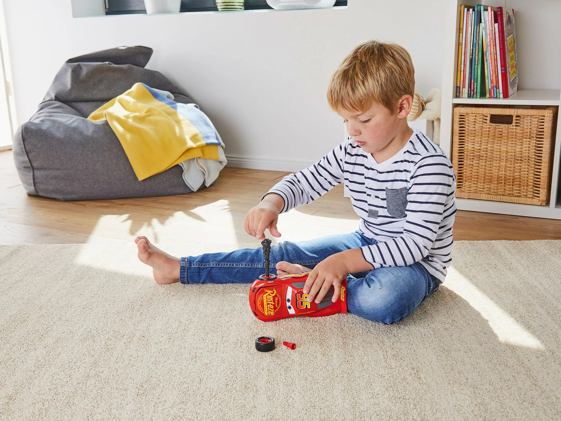 Revell 1/24 Disney Cars Lightning McQueen Car Model Kit RMX851988_11