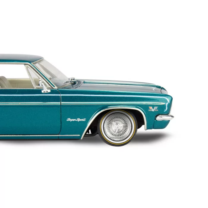 Revell 1/25 '66 Chevy Impala SS 396 2N1 Car Model Kit