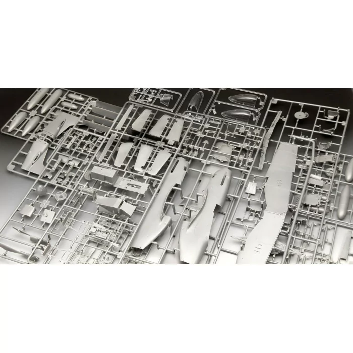 Revell 1/32 P-51d-na Mustang Airplane Model Kit