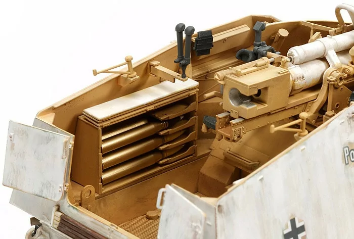 Tamiya 1/35 Nashorn Heavy Tank Destroyer Model Kit TAM35335_6