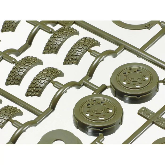 Tamiya 1/35 Jgsdf Light Armored Vehicle Model Kit