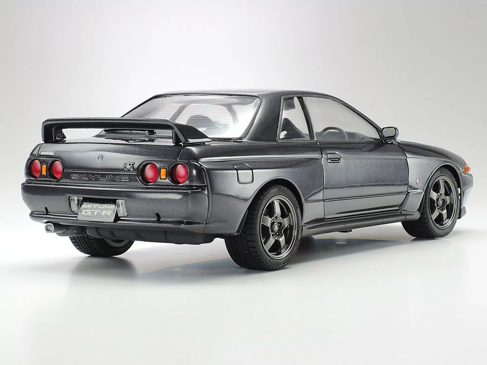 Tamiya 1/24 Nissan Skyline GTR Car Model Kit TAM24090_2