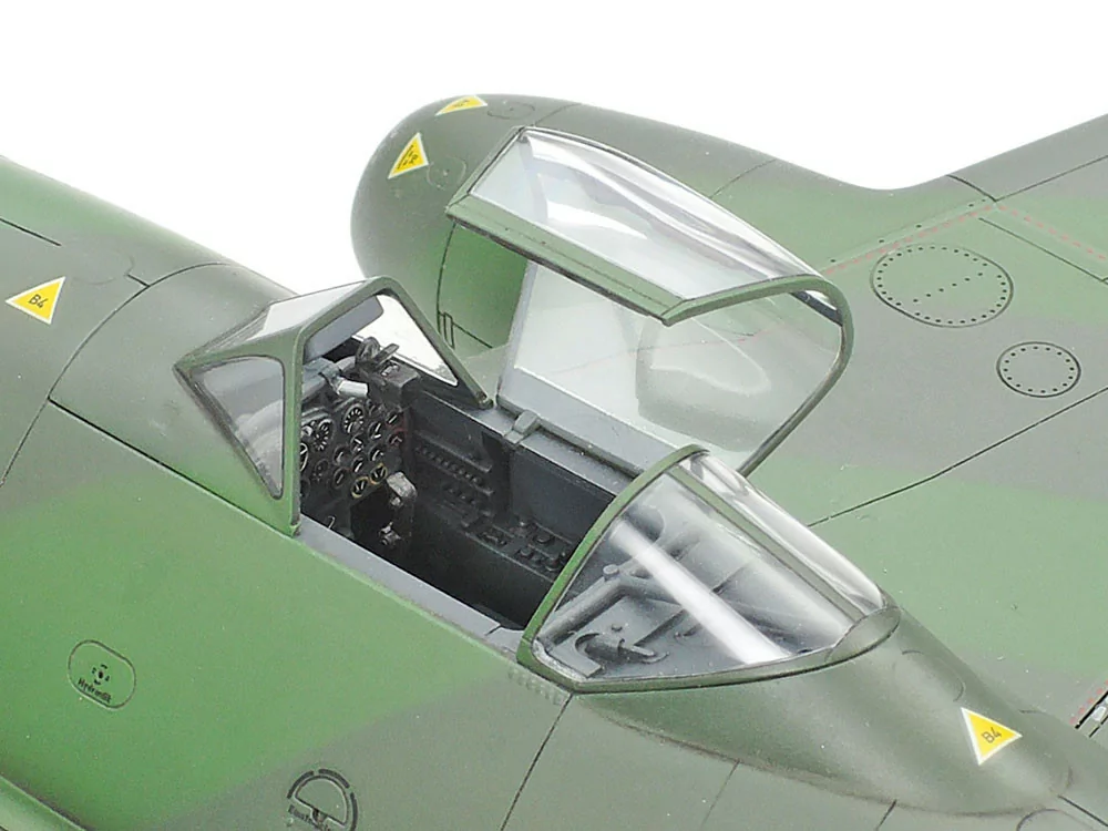 Tamiya 1/48 Messerschmitt Me262 A-La Airplane Model Kit TAM61087_7