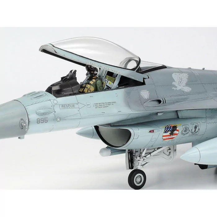 Tamiya 1/48 Lockheed F-16cj (Block 50) Airplane Model Kit