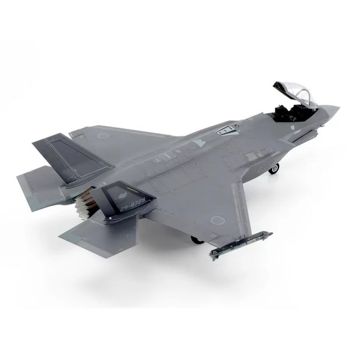 Tamiya 1/48 F-35A Lockheed Martin Lighting II Model Kit