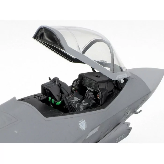 Tamiya 1/48 F-35A Lockheed Martin Lighting II Model Kit
