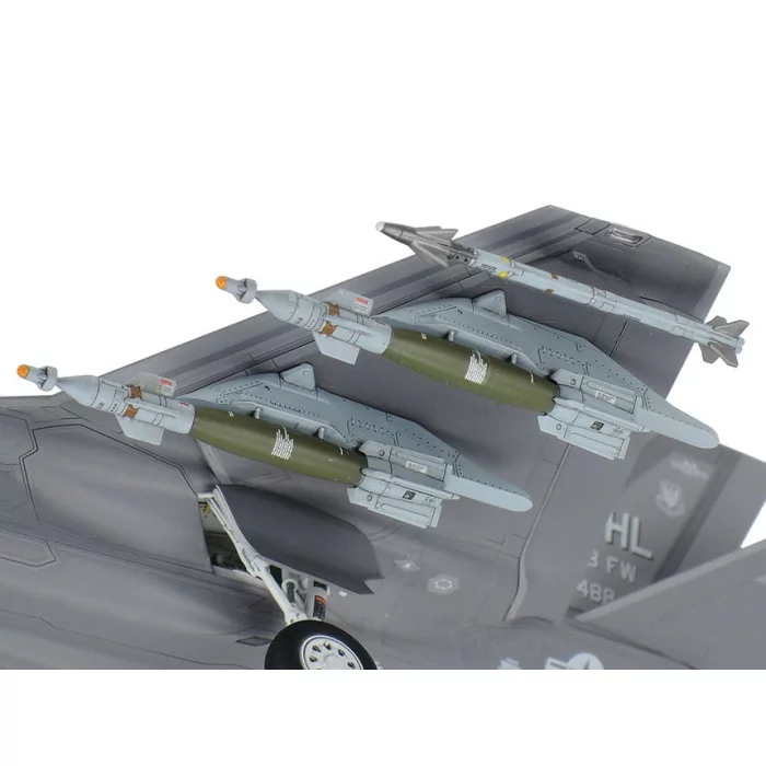 Tamiya 1/48 F-35A Lockheed Martin Lighting II Model Kit