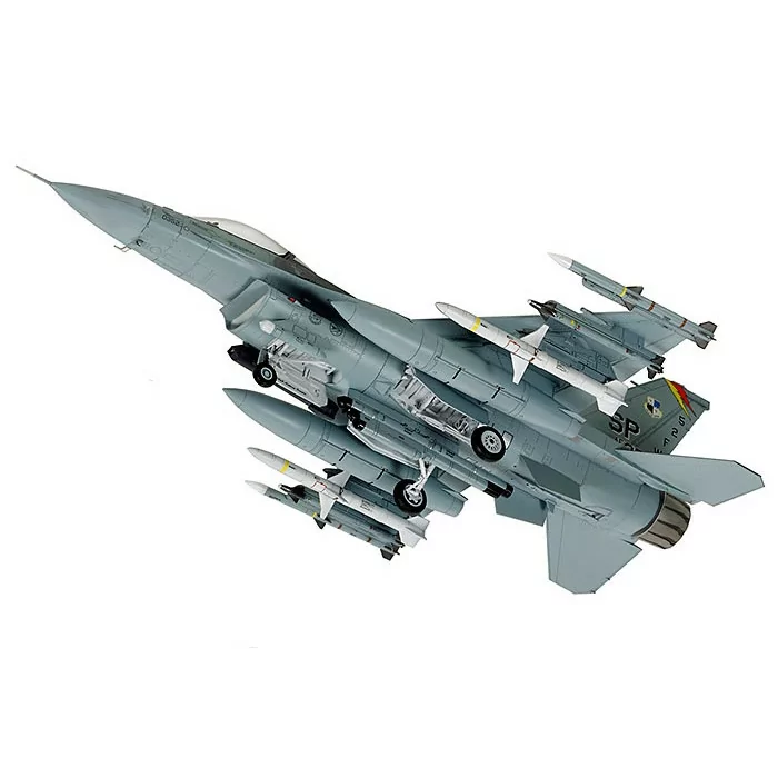 Tamiya 1/72 Lockheed Martin F16CJ Falcon Airplane Model Kit