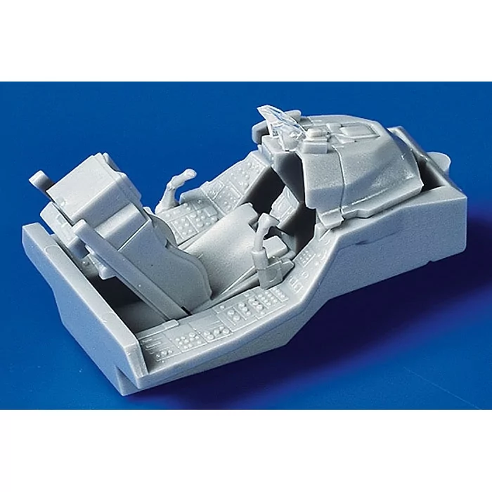 Tamiya 1/72 Lockheed Martin F16CJ Falcon Airplane Model Kit