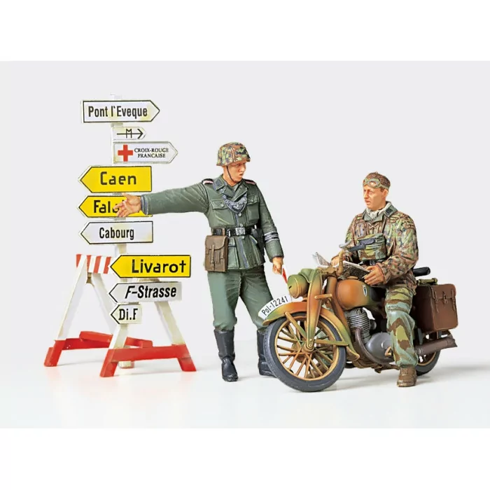 Tamiya 1/35 German Motorcycle Orderly Set Figure Model Kit