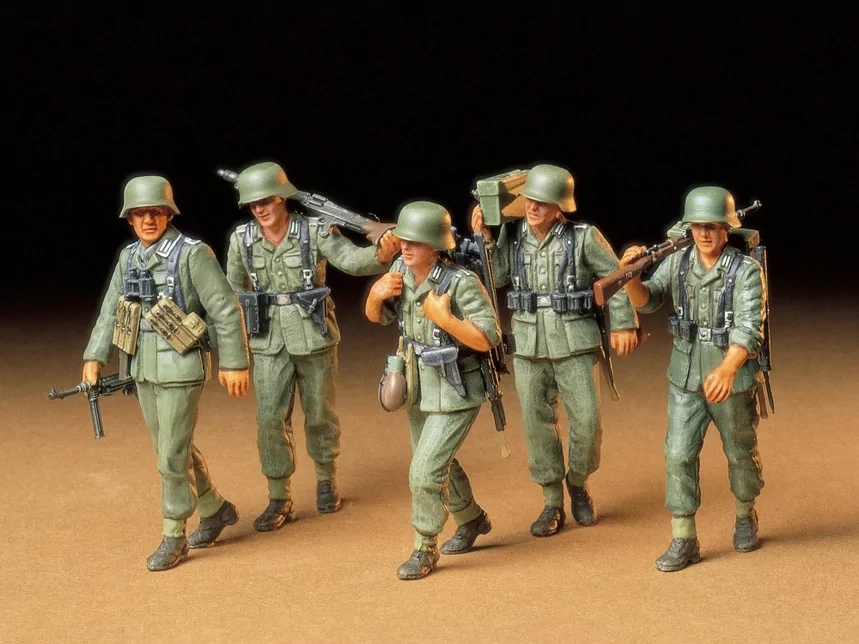 1/35 Military Figures & Infantry