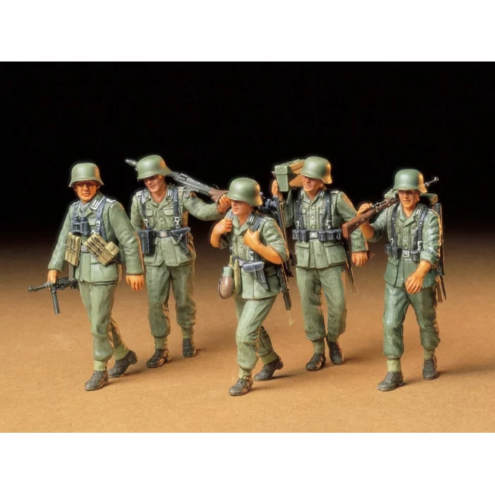 Tamiya 1/35 German Machine Gun Crew Figure Model Kit